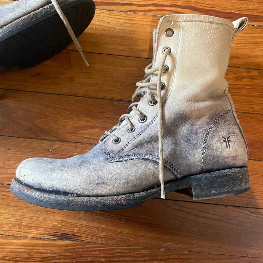 FRYE STONEWASH COMBAT GREY/GRIS